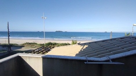 Excellent seafront property, 1 suite plus 3 bedrooms with AC, WI-FI