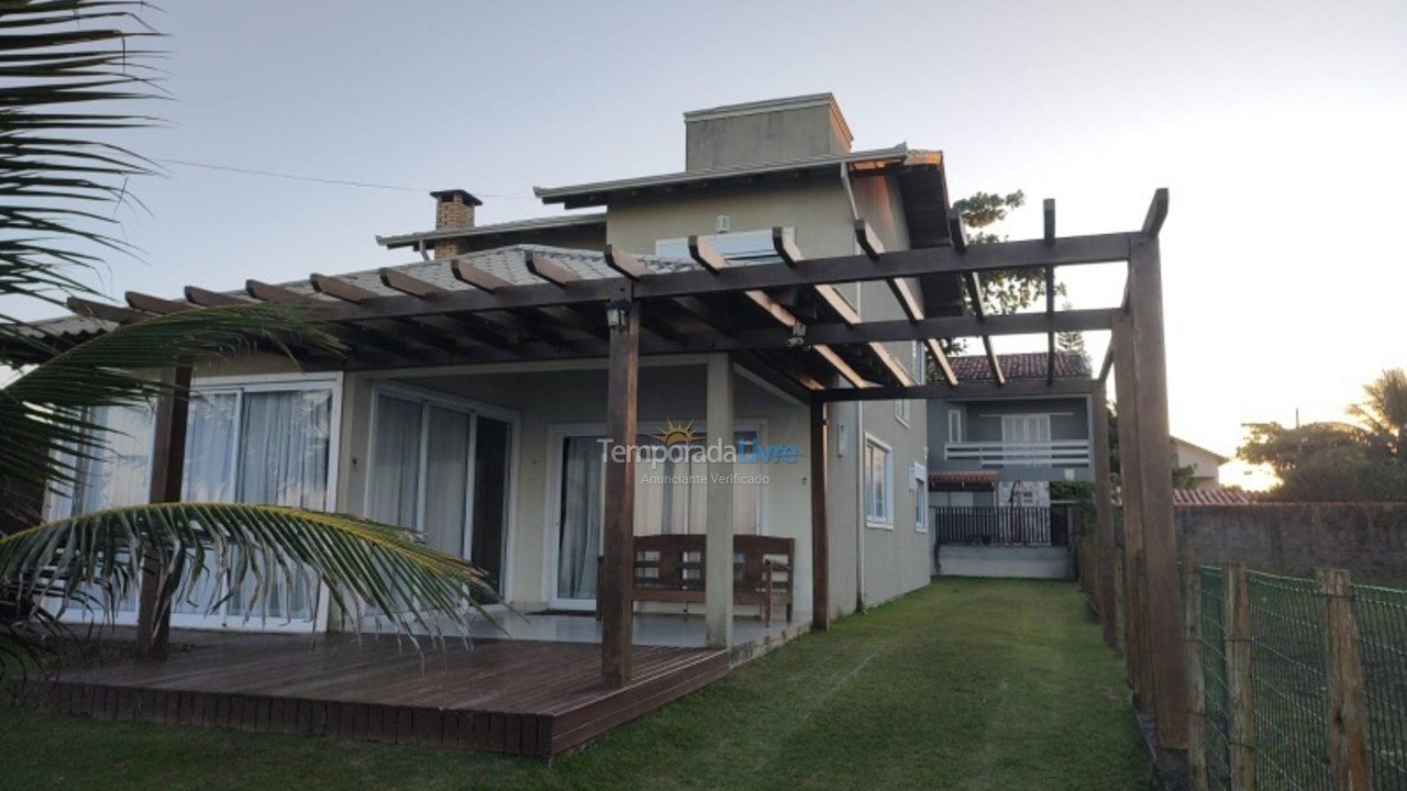Casa para aluguel de temporada em São Francisco do Sul (Itaguaçu)