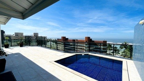 Linda cobertura, com vista panorâmica na Riviera de São Lourenço.