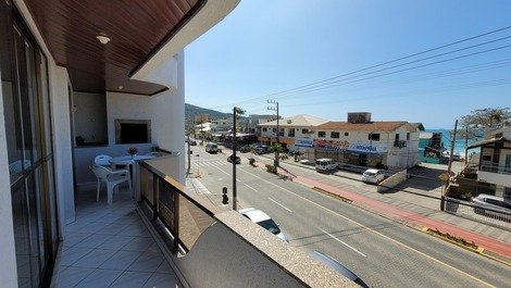 APARTMENT WITH SEA VIEW IN BOMBAS