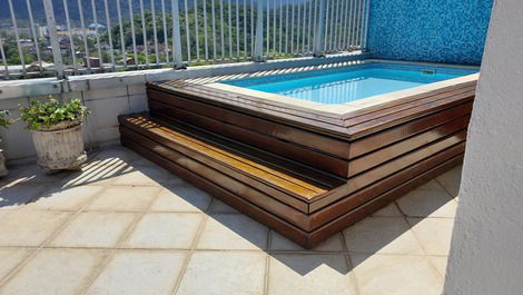 Área da piscina e deck piso 2