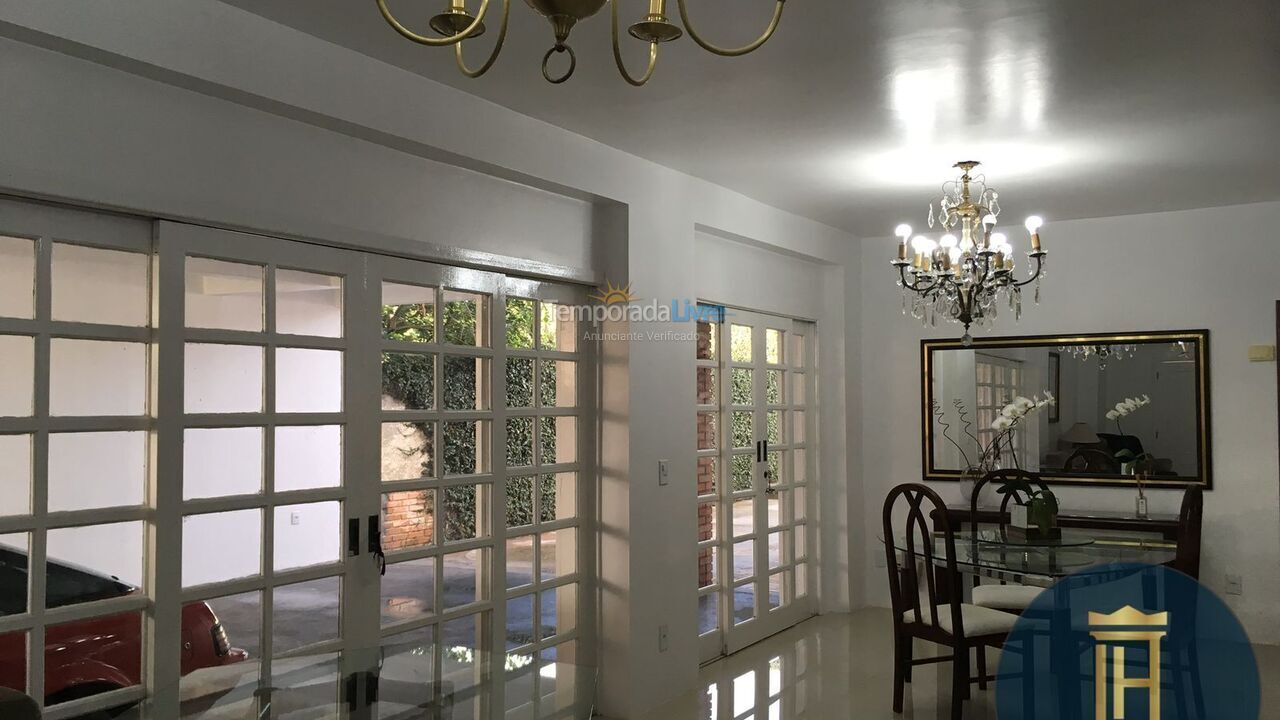 Casa para aluguel de temporada em Florianopolis (Jurerê Internacional)