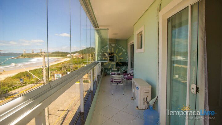 🏠 Apartment for rent in Bombinhas for vacation - Praia de Quatro Ilhas -  Apartment with sea view - 20m from the Beach of 4 Islands, Bombinhas.  #27667 - Temporada Livre