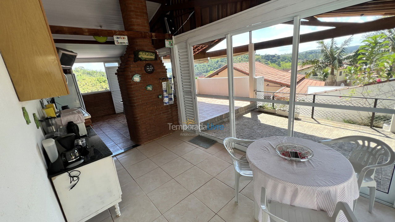 Casa para aluguel de temporada em Igaratá (Portal de Igaratá)