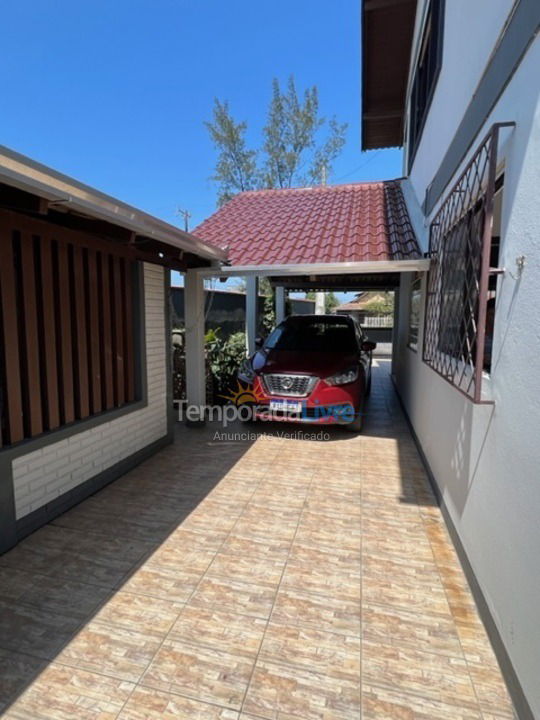 Casa para aluguel de temporada em São Francisco do Sul (Praia Grande)