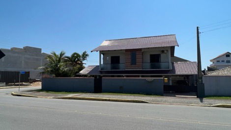 Casa para alugar em São Francisco do Sul - Praia Grande