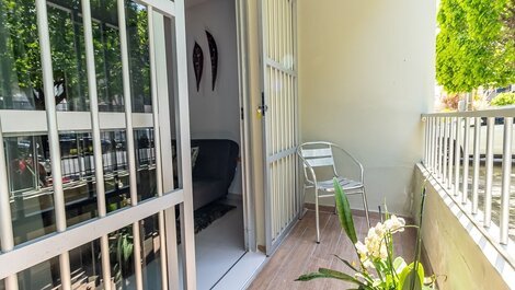 Balcony apartment 30 meters from the beach and garage