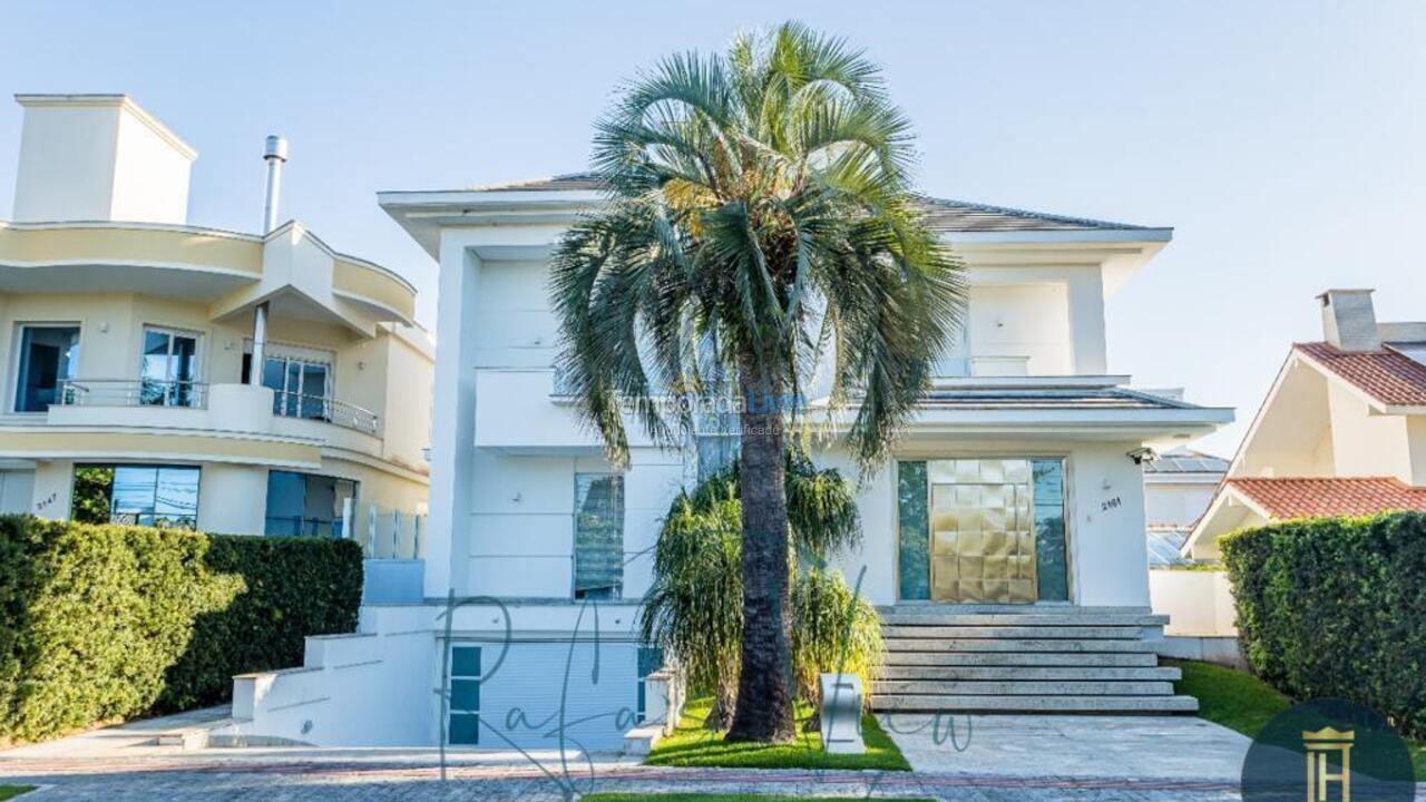 Casa para aluguel de temporada em Florianópolis (Jurere Tradicional)