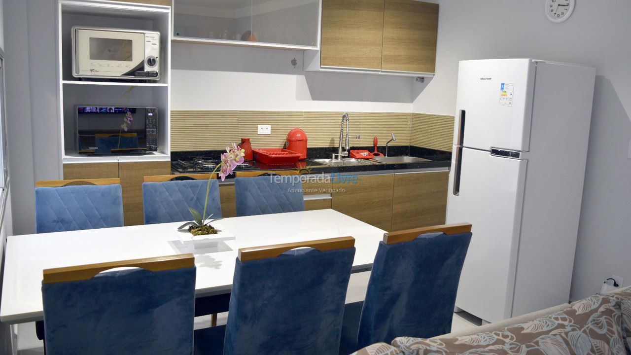 Apartamento para aluguel de temporada em Guarujá (Pitangueiras)