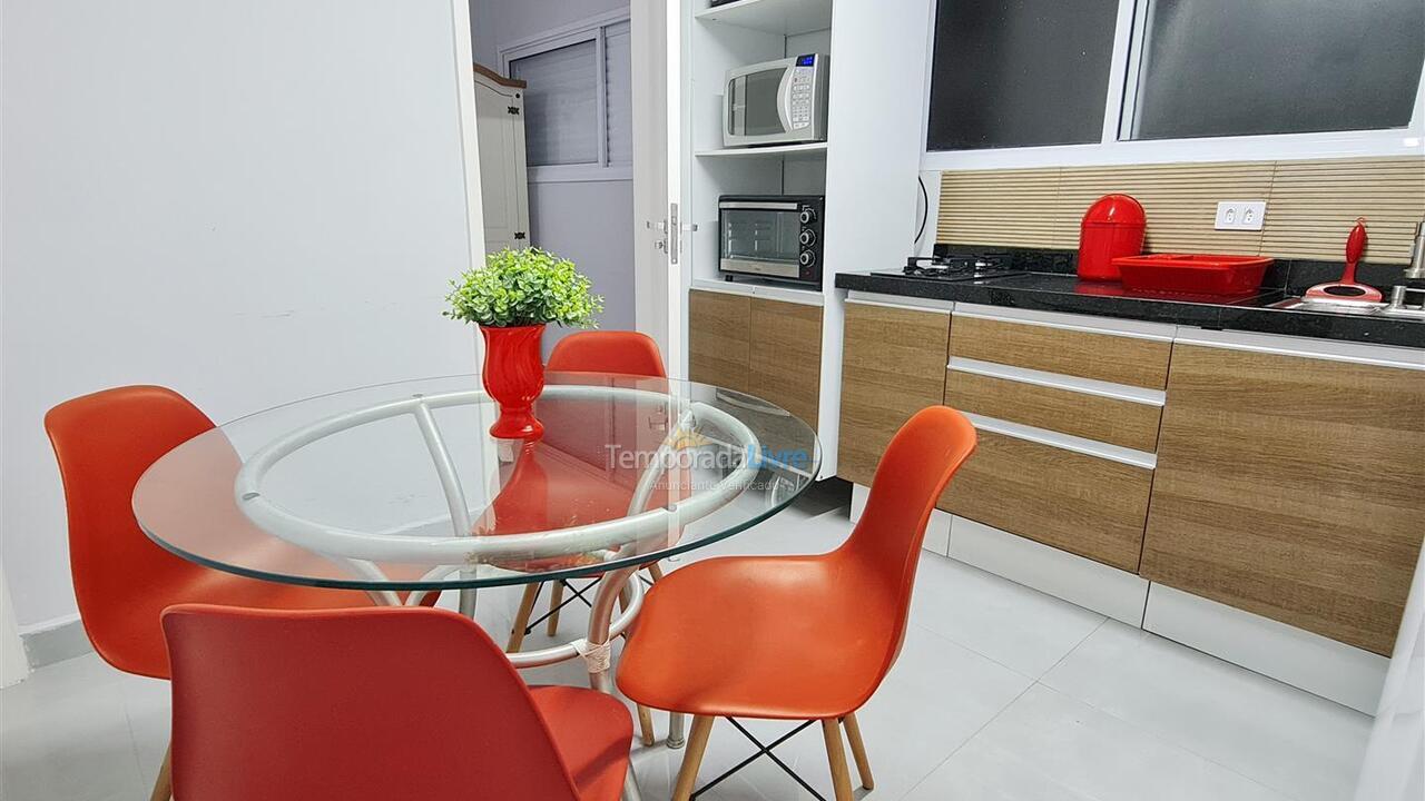 Apartamento para aluguel de temporada em Guarujá (Pitangueiras)