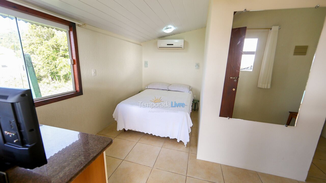 Apartamento para aluguel de temporada em Florianópolis (Jurere Tradicional)