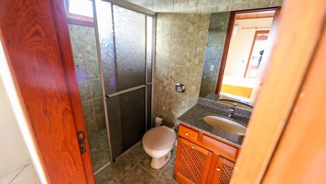 House 3 blocks from the beach, close to everything. Condominium