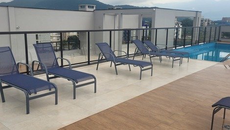 Departamento Novo Itaguá, Ubatuba, 2 suites, estacionamiento techado, piscina.