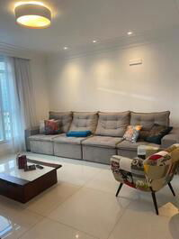 BEAUTIFUL APARTMENT 4 SUITES.BATH, 3 SPACES.NEAR RUSSI RUSSI SHOPPING