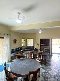 FOR 15 PEOPLE, 30 M FROM THE BEACH, PRIVATE POOL, WIFI IN CONDOMINIUM