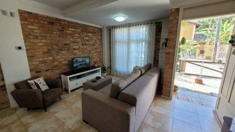 BEAUTIFUL TOWNHOUSE LOCATED 500 METERS FROM BOMBAS BEACH