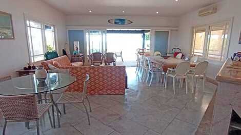 Juquehy, 6 bedrooms, communal pool, barbecue, right on the sand
