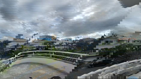 Great house for the season in Jurerê Internacional