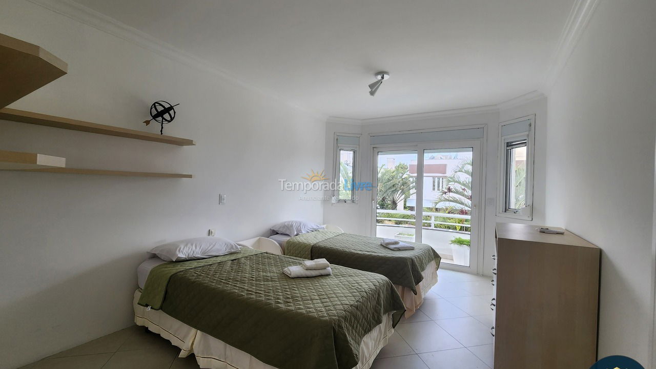 House for vacation rental in Florianopolis (Jurerê Internacional)