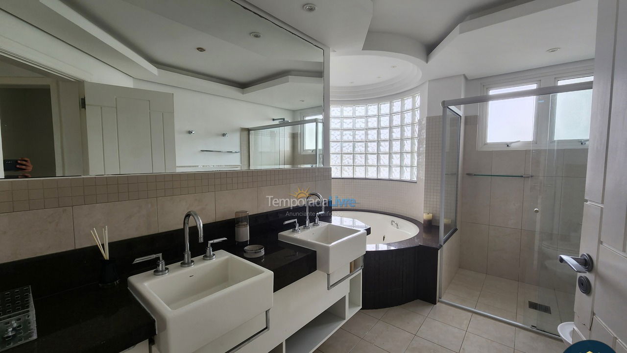 House for vacation rental in Florianopolis (Jurerê Internacional)