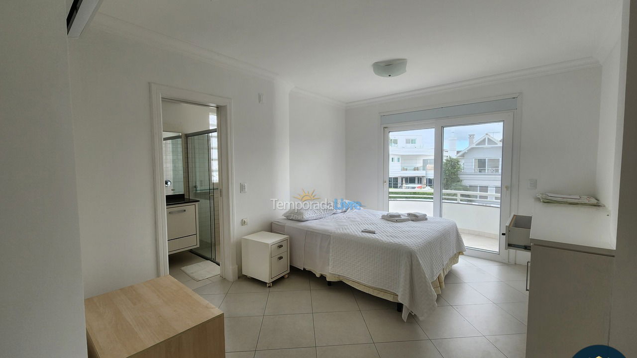 House for vacation rental in Florianopolis (Jurerê Internacional)