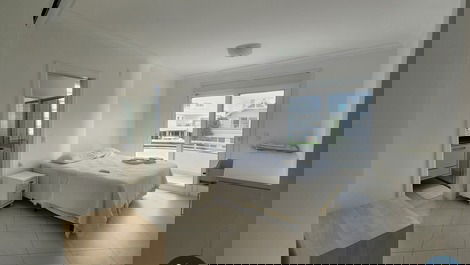 Great house for the season in Jurerê Internacional