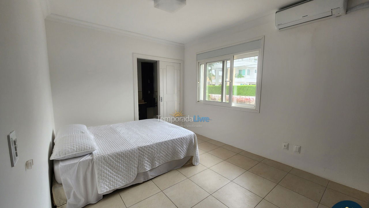 House for vacation rental in Florianopolis (Jurerê Internacional)