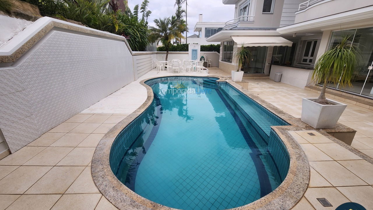 House for vacation rental in Florianopolis (Jurerê Internacional)
