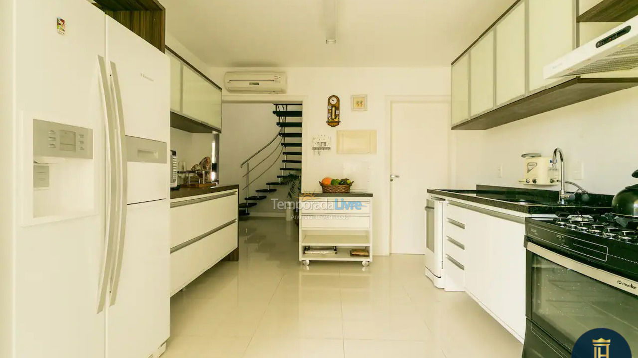 House for vacation rental in Florianopolis (Jurerê Internacional)