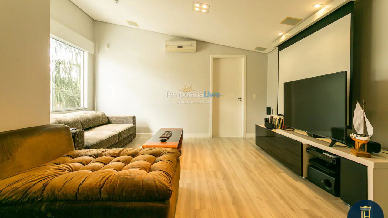 House for vacation rental in Florianopolis (Jurerê Internacional)