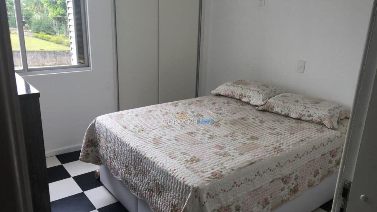 Apartamento para aluguel de temporada em Blumenau (Vila Nova)