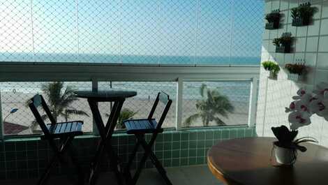 Hermoso apartamento frente al mar con balcón y barbacoa