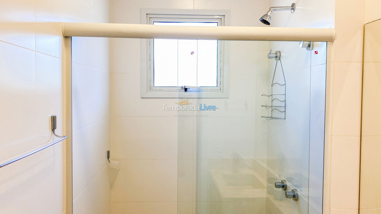 Apartamento para aluguel de temporada em Governador Celso Ramos (Praia de Palmas)