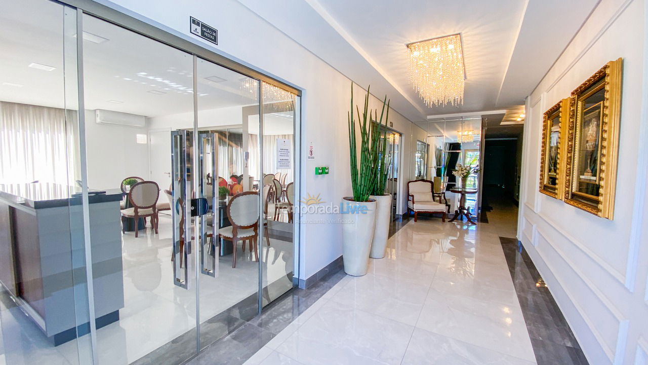 Apartamento para aluguel de temporada em Governador Celso Ramos (Praia de Palmas)