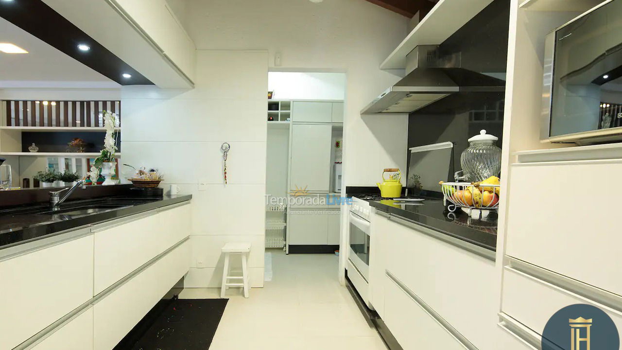 House for vacation rental in Florianopolis (Jurerê Internacional)