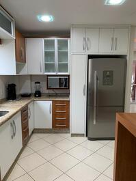 Apartamento de alto estándar Meia Praia - Itapema