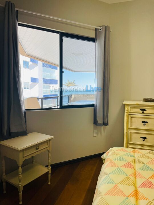 Apartamento para aluguel de temporada em Itapema (Meia Praia)