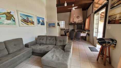 Beautiful single storey house 1 suite plus 2 bedrooms with AC, WI-FI, barbecue
