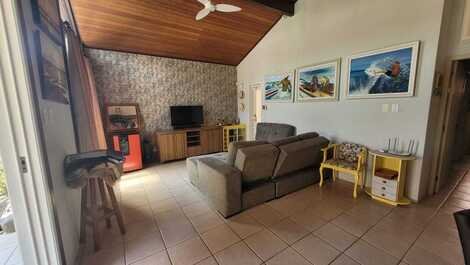 Beautiful single storey house 1 suite plus 2 bedrooms with AC, WI-FI, barbecue