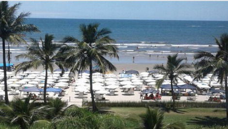 BEAUTIFUL APARTMENT ON THE SAND, PITANGUEIRAS BEACH - GUARUJÁ