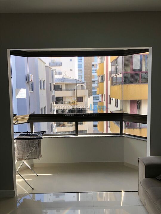 Apartamento para aluguel de temporada em Itapema (Meia Praia)