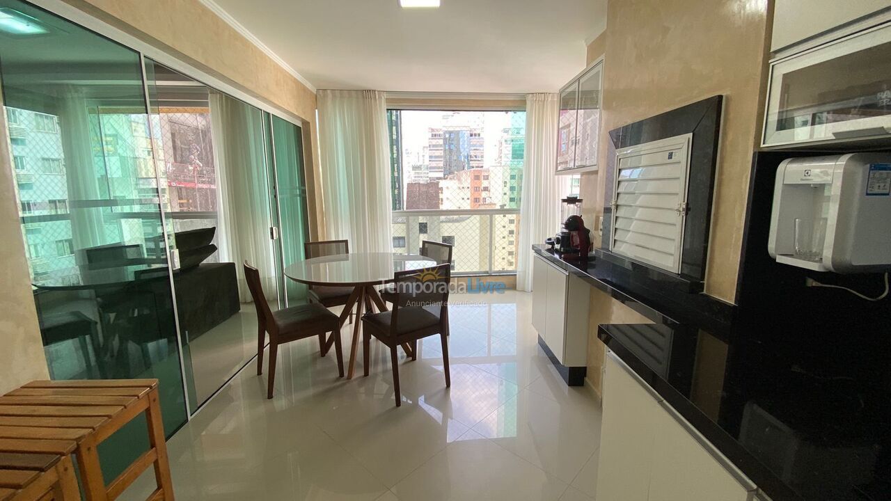 Apartamento para aluguel de temporada em Itapema (Meia Praia)