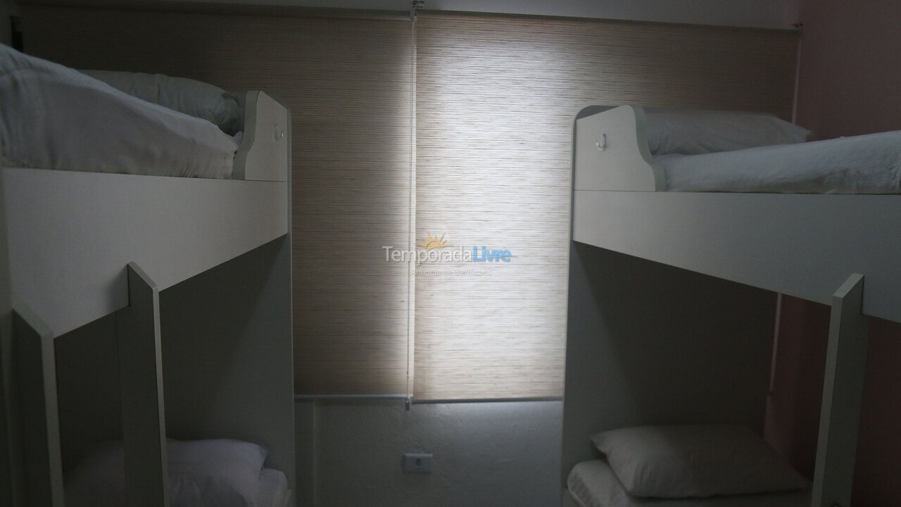 Apartamento para aluguel de temporada em Guarujá (Praia do Tombo)
