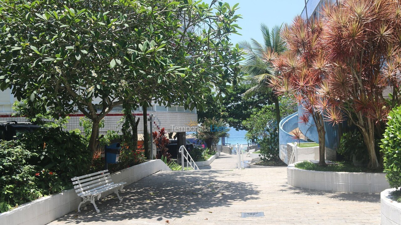 Apartamento para aluguel de temporada em Guarujá (Praia do Tombo)