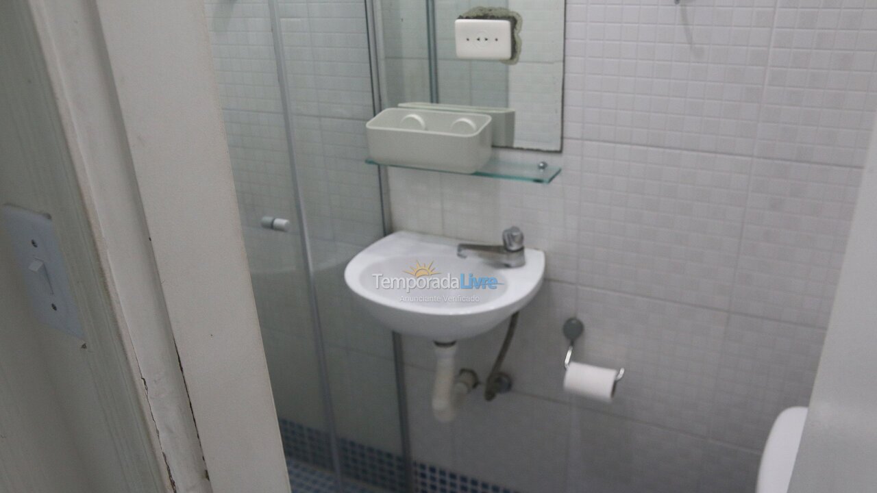 Apartamento para aluguel de temporada em Guarujá (Praia do Tombo)