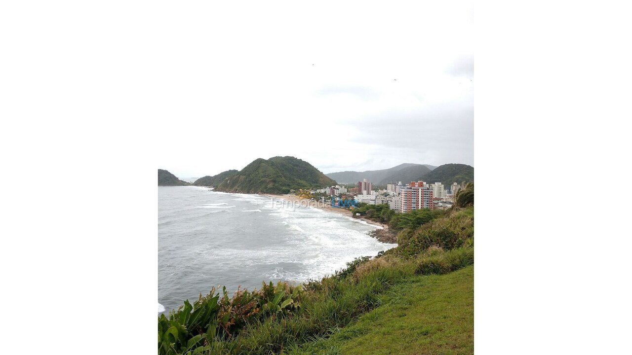 Apartamento para aluguel de temporada em Guarujá (Praia do Tombo)