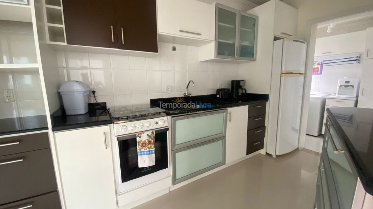 Apartment for vacation rental in Itapema (Meia Praia)