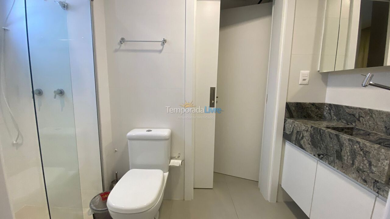 Apartamento para aluguel de temporada em Itapema (Meia Praia)