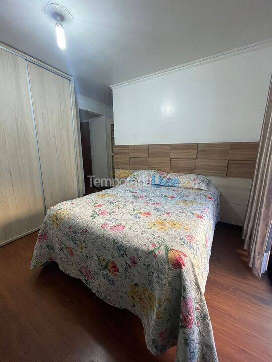 Apartamento para aluguel de temporada em Itapema (Meia Praia)