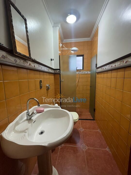 Apartamento para aluguel de temporada em Itapema (Meia Praia)